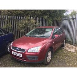 2005 Ford Focus Ghia Auto / 2L Petrol / 5 Door / Breaking