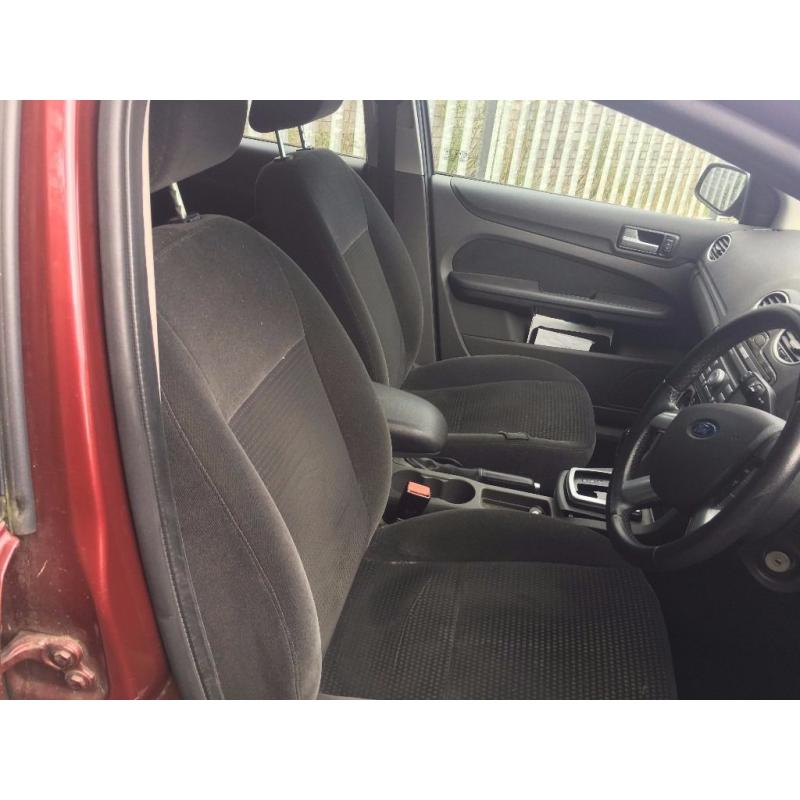 2005 Ford Focus Ghia Auto / 2L Petrol / 5 Door / Breaking