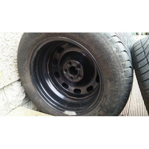 4 x 15 inch BF Goodrich winter snow tyres 195/65/15 on new VW Golf Mk4 rims