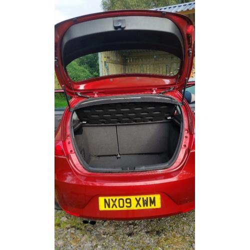 Excellent Condition and Great to Drive. Seat Leon Stylance 1.4 TSI. Ruby Red. Low Milage.