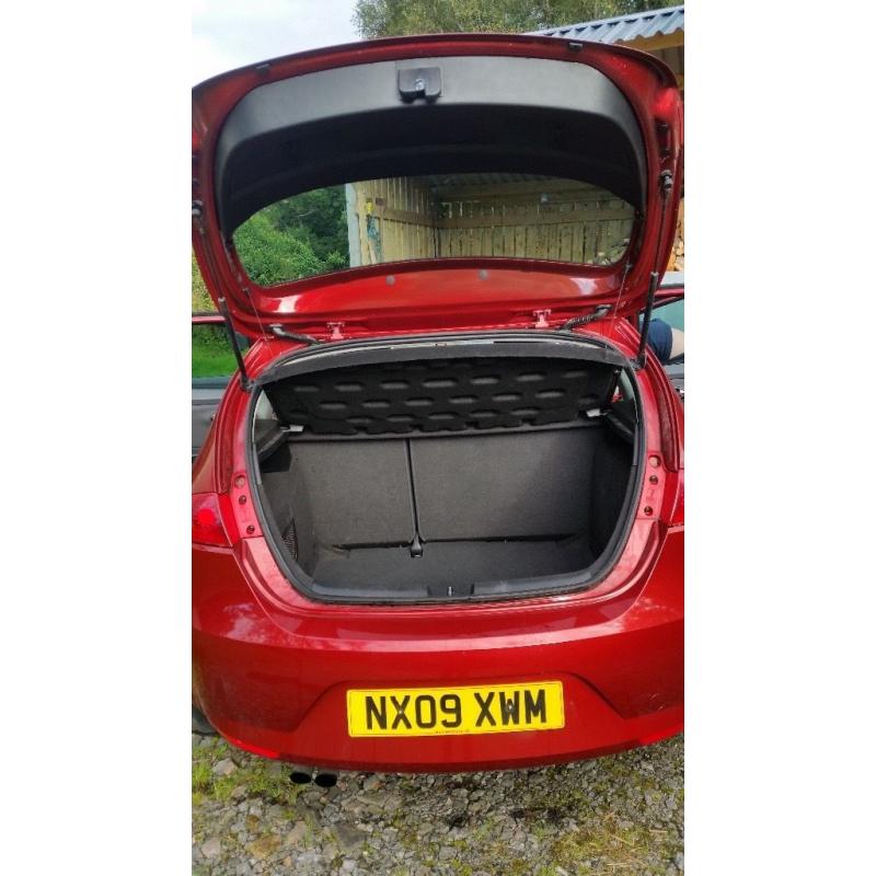 Excellent Condition and Great to Drive. Seat Leon Stylance 1.4 TSI. Ruby Red. Low Milage.