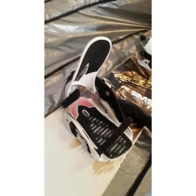 Snowboard, bindings and bag starter pack
