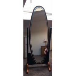 Free standing, full length, swivel mirror