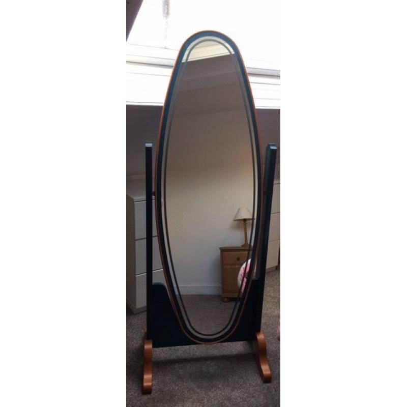 Free standing, full length, swivel mirror