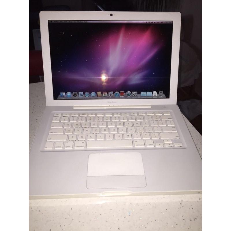 Macbook A1181 13.3-inch 4GB RAM 80GB HARD DISK