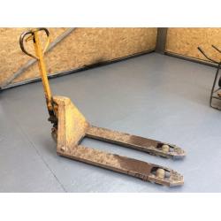 2 hand pallet trucks