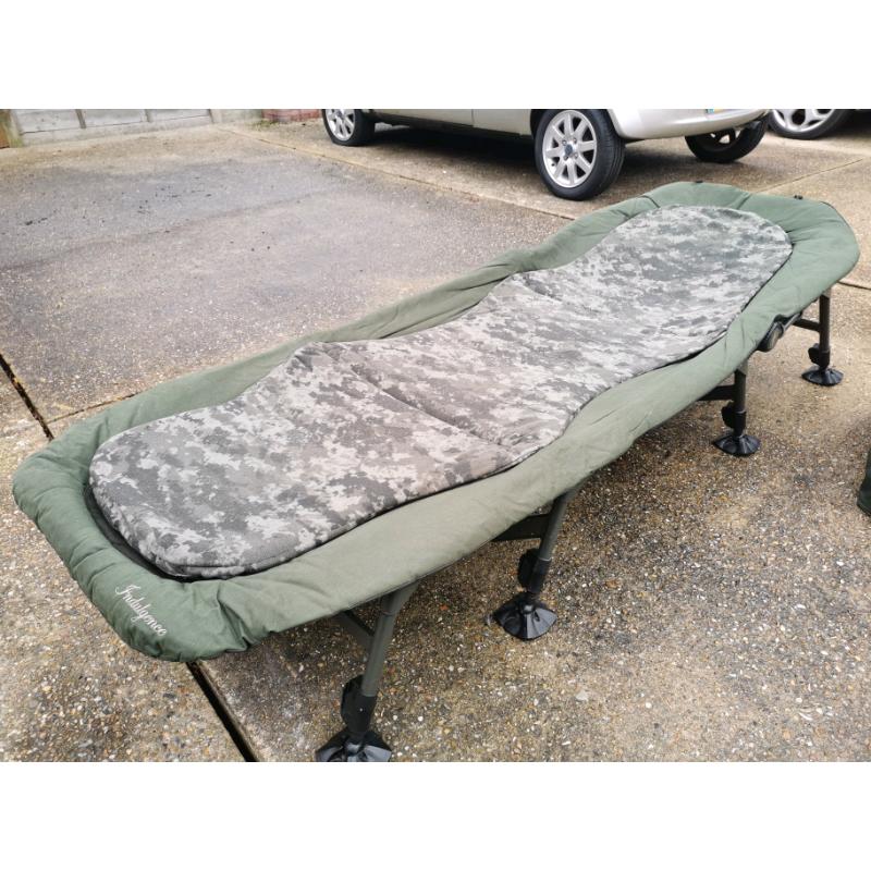 Nash indulgence 8 leg bedchair with mud feet... barrowlogix carry bag