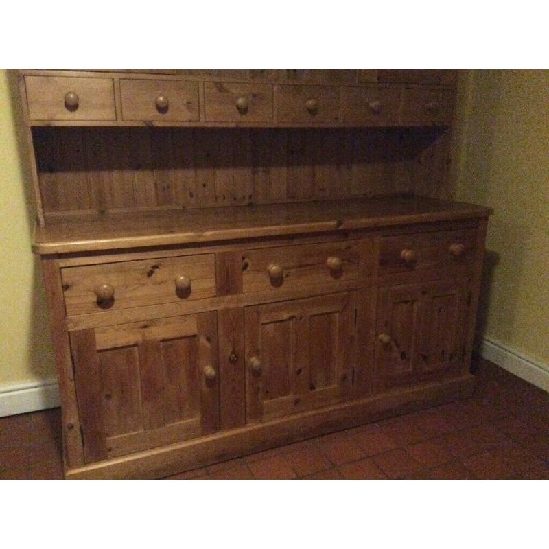 Pine dresser
