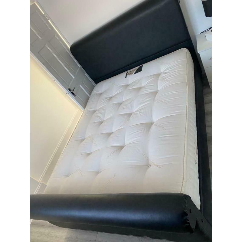 King size bed