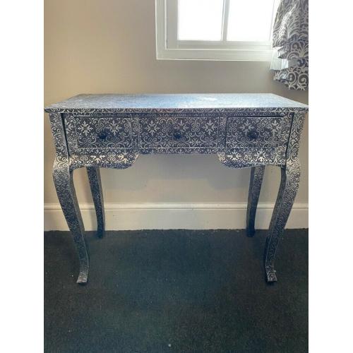 Embossed Dressing Table