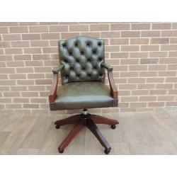 Compact Gainsborough Chair (UK Pre Christmas DELIVERY)