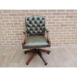 Compact Gainsborough Chair (UK Pre Christmas DELIVERY)