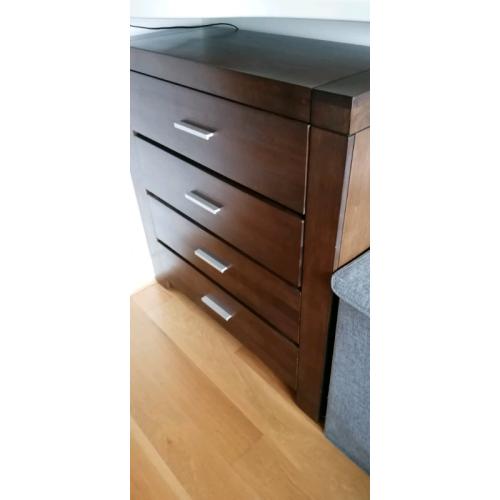 Chest of drawers
