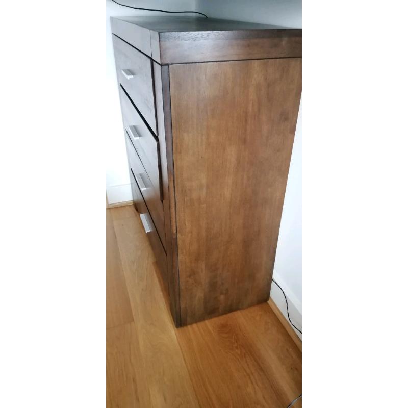Chest of drawers