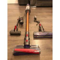 Dyson v10 absolute
