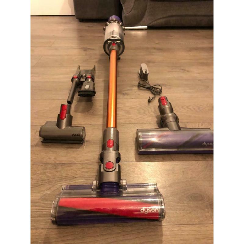 Dyson v10 absolute