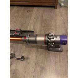 Dyson v10 absolute