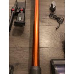 Dyson v10 absolute