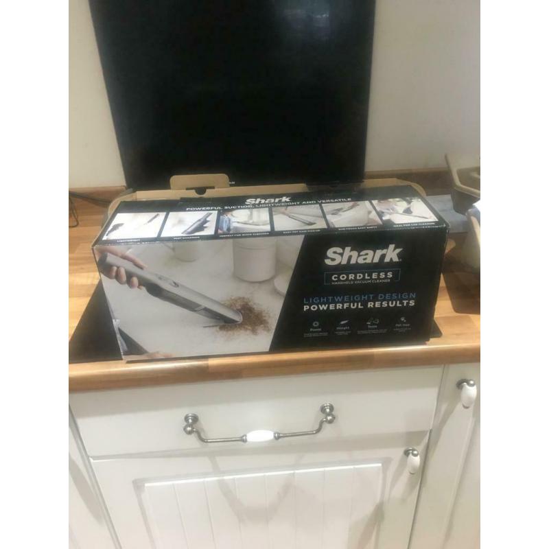 Cordless vacuum