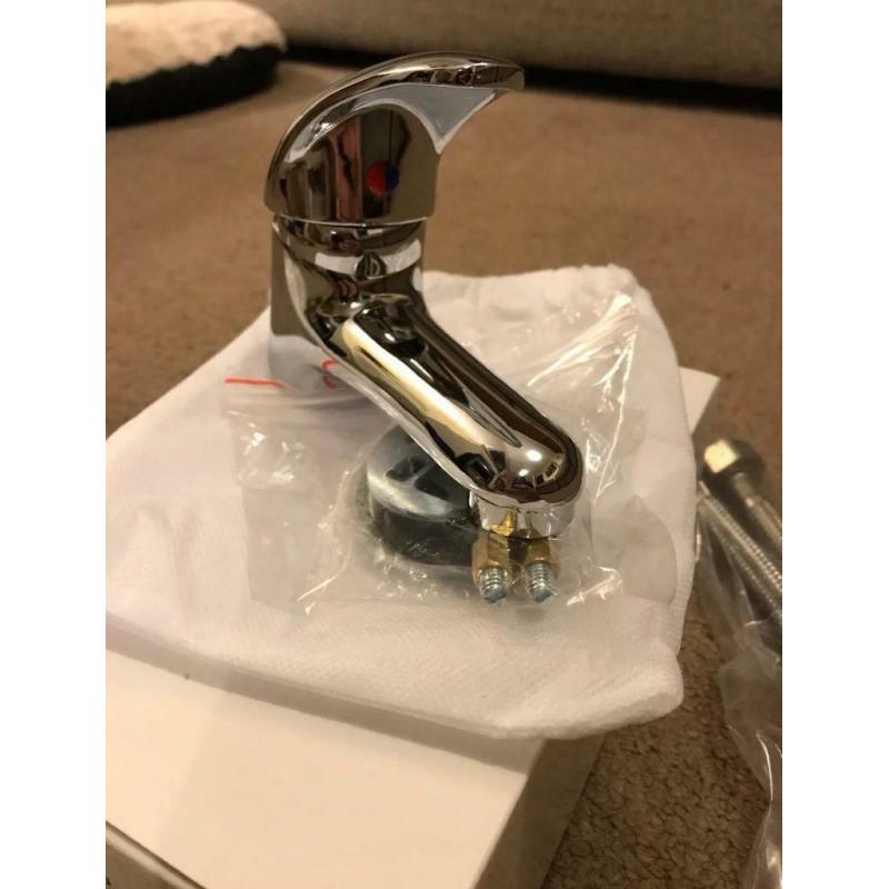 Turn Lever Action Mono Rio Basin Mixer Chrome Tap & Sprung Waste
