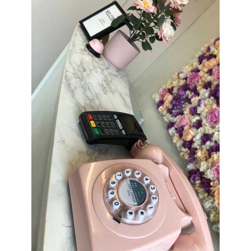 Nail technician station to rent