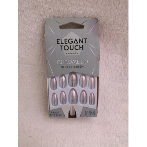 Set false nails.