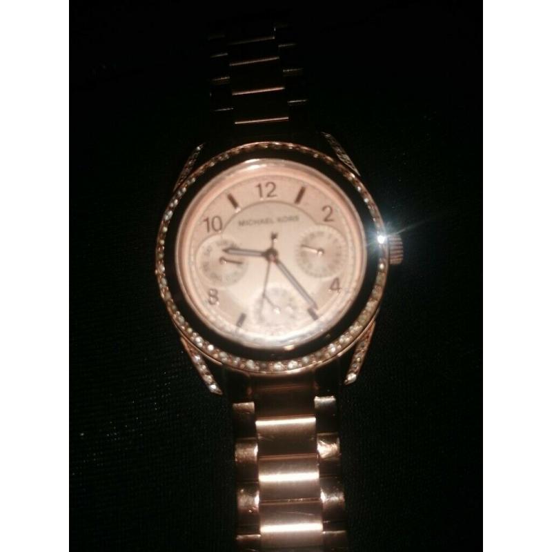 Michael kors gold watch