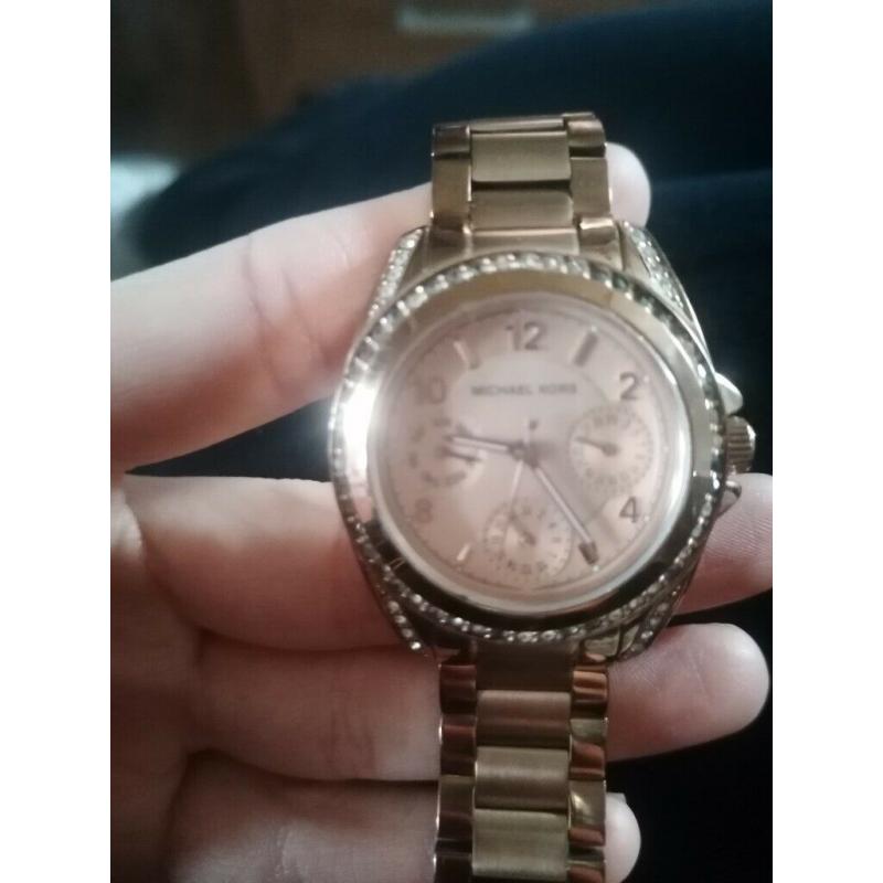 Michael kors gold watch
