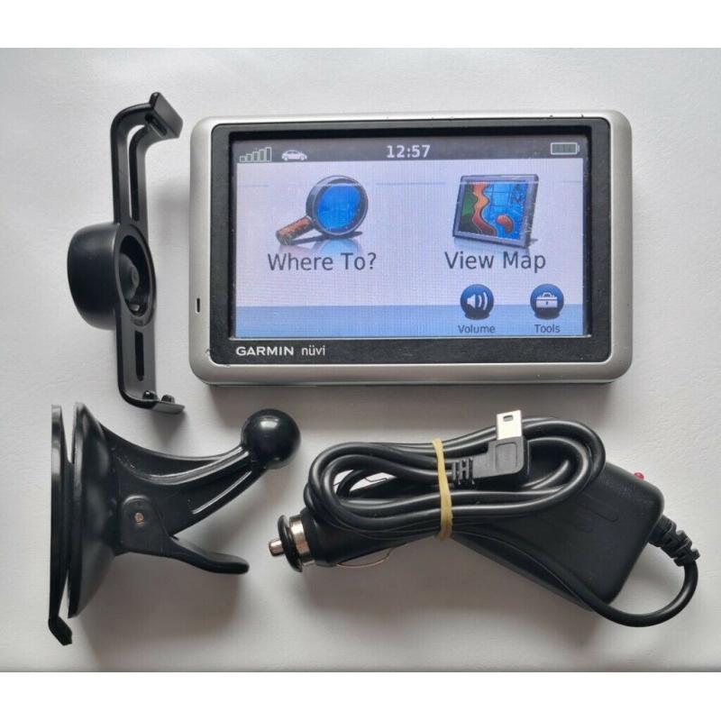 GARMIN n?vi 1300T Latest UK & Ire + Australia & New Zel. Map, Traffic, Speed Cam (no offers, please)