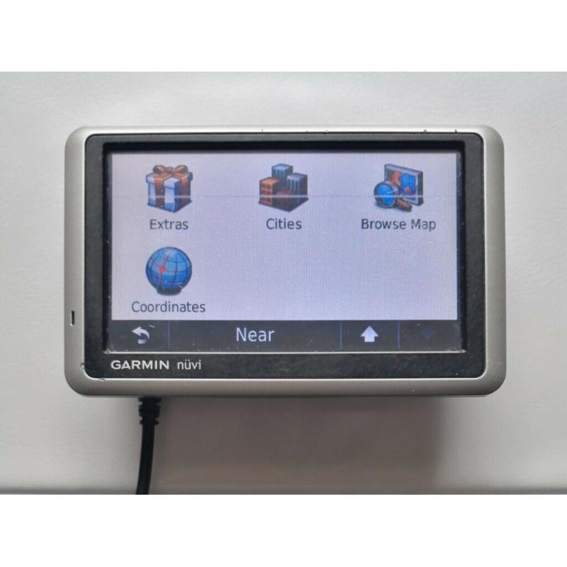 GARMIN n?vi 1300T Latest UK & Ire + Australia & New Zel. Map, Traffic, Speed Cam (no offers, please)