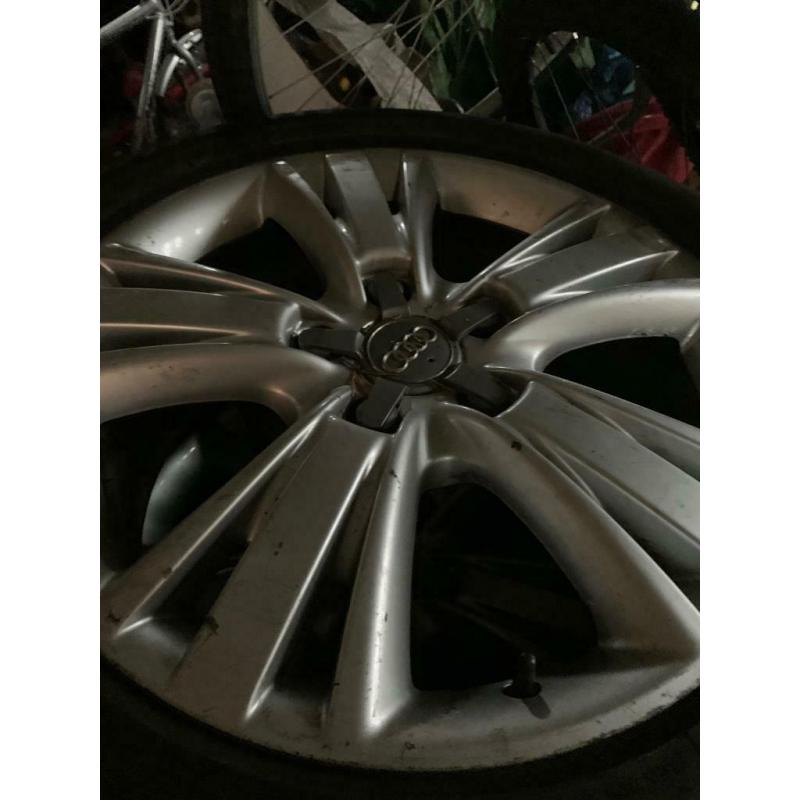 Q7 audi 19inch alloys