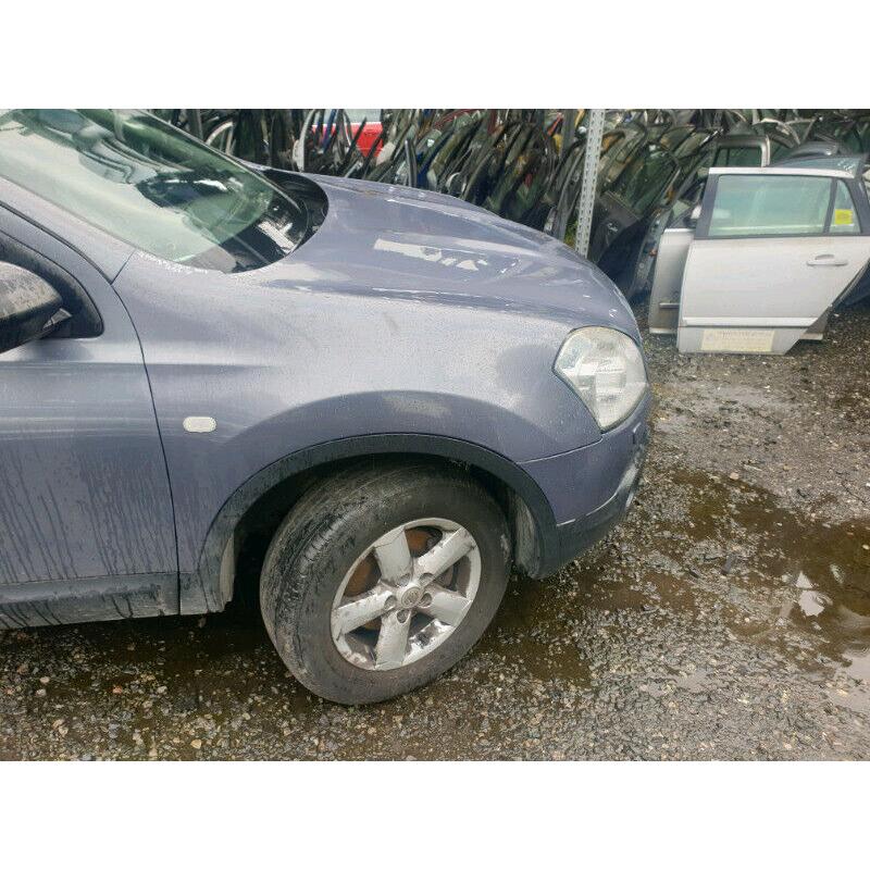 Nissan qashqai 2008 front end in grey
