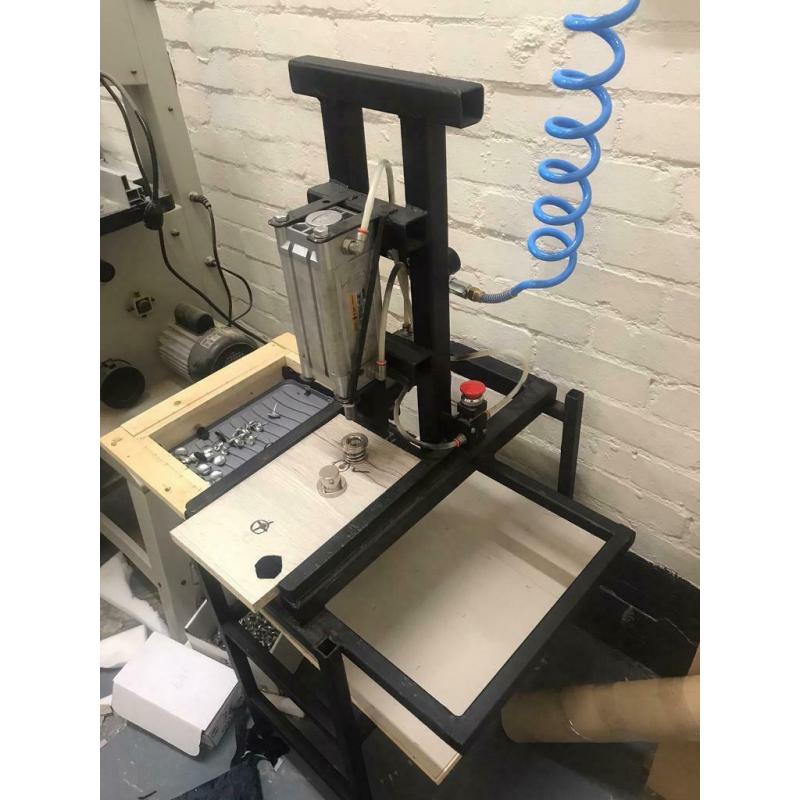 Button making machine for beds and sofas offer