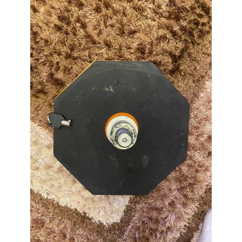 Saracen EXcailbur security wheel lock clamp