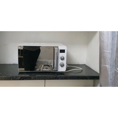 Microwave - Delivery Avalibile 9