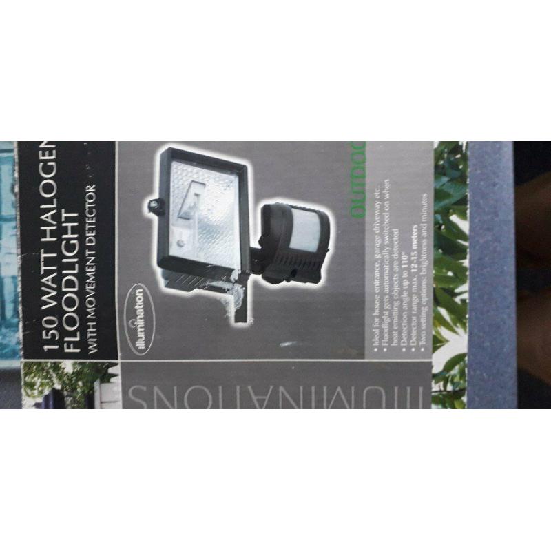 Halogen PIR light