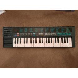 PSS 170 YAMAHA ELECTRONIC KEYBOARD