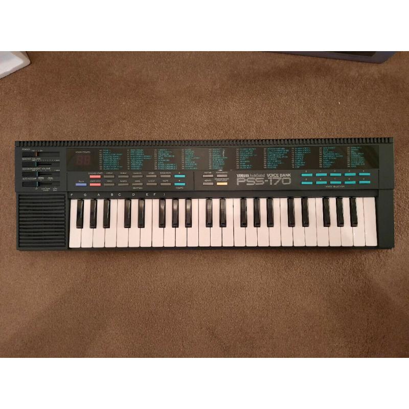 PSS 170 YAMAHA ELECTRONIC KEYBOARD