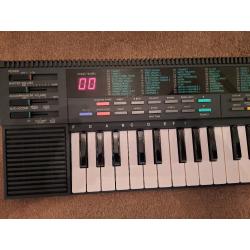 PSS 170 YAMAHA ELECTRONIC KEYBOARD