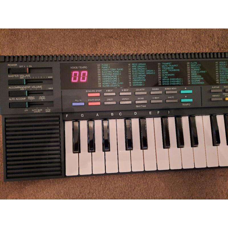 PSS 170 YAMAHA ELECTRONIC KEYBOARD