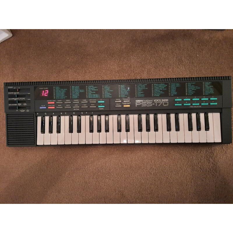 PSS 170 YAMAHA ELECTRONIC KEYBOARD