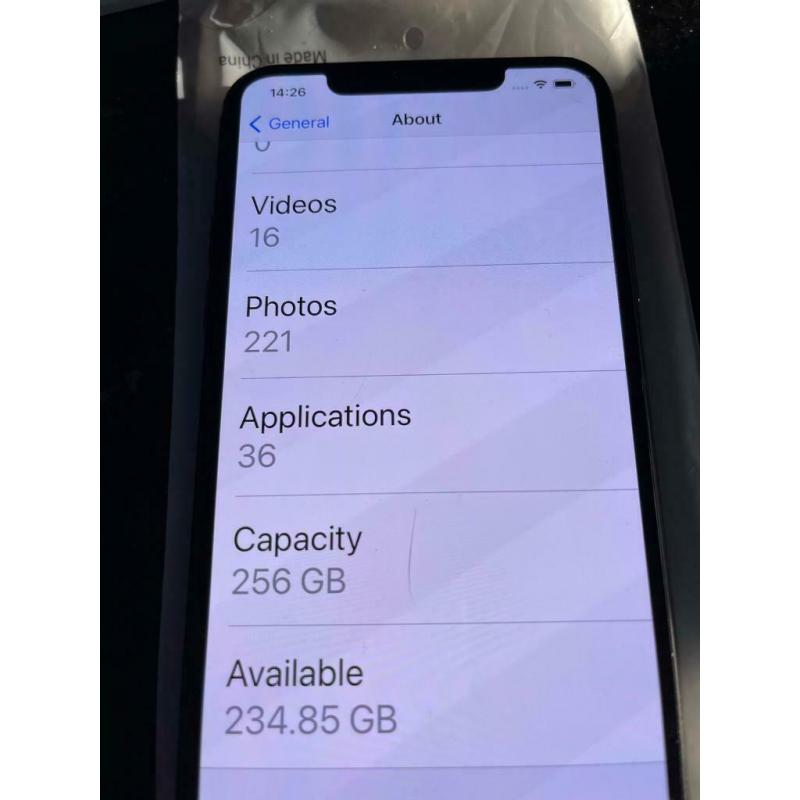 iPhone 11 Pro Max like new