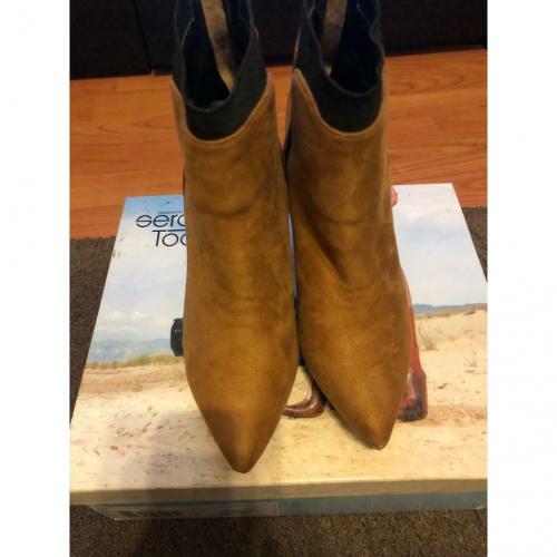 Brand-new size 6 they?re all size 6 brand-new never been worn unwonted gift