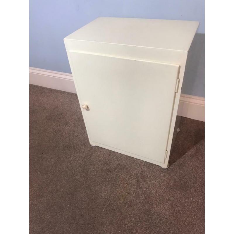 Unusual Vintage Cream Wooden Cupboard with 3 Fixed Shelves Ideal for keeping Medicines or Crafts R68