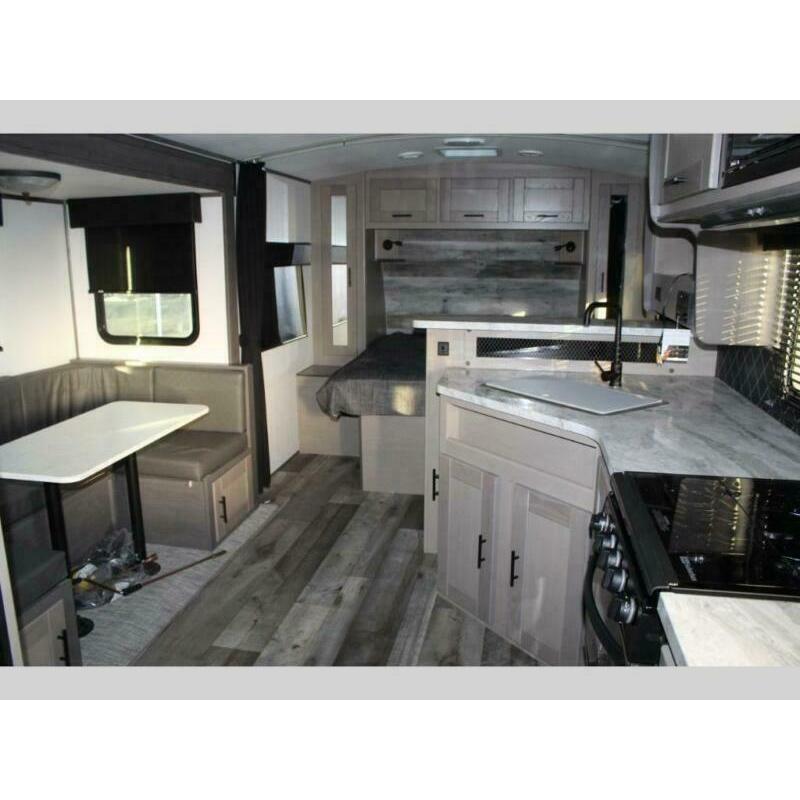 2021 HEARTLAND SUNDANCE 221RB 22FT SLIDEOUT American Caravan 5th Wheel Trailer