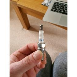 NGL DCPR6E spark Plug