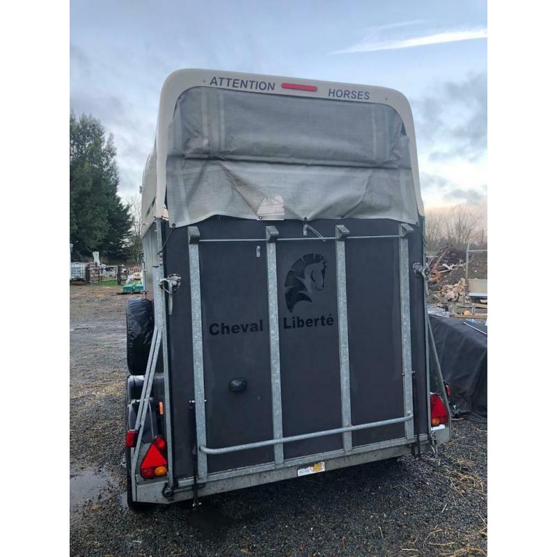 cheval liberte horse trailer