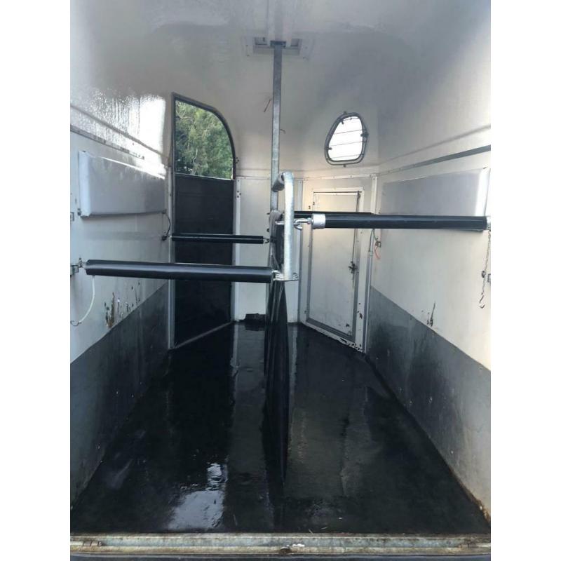 cheval liberte horse trailer