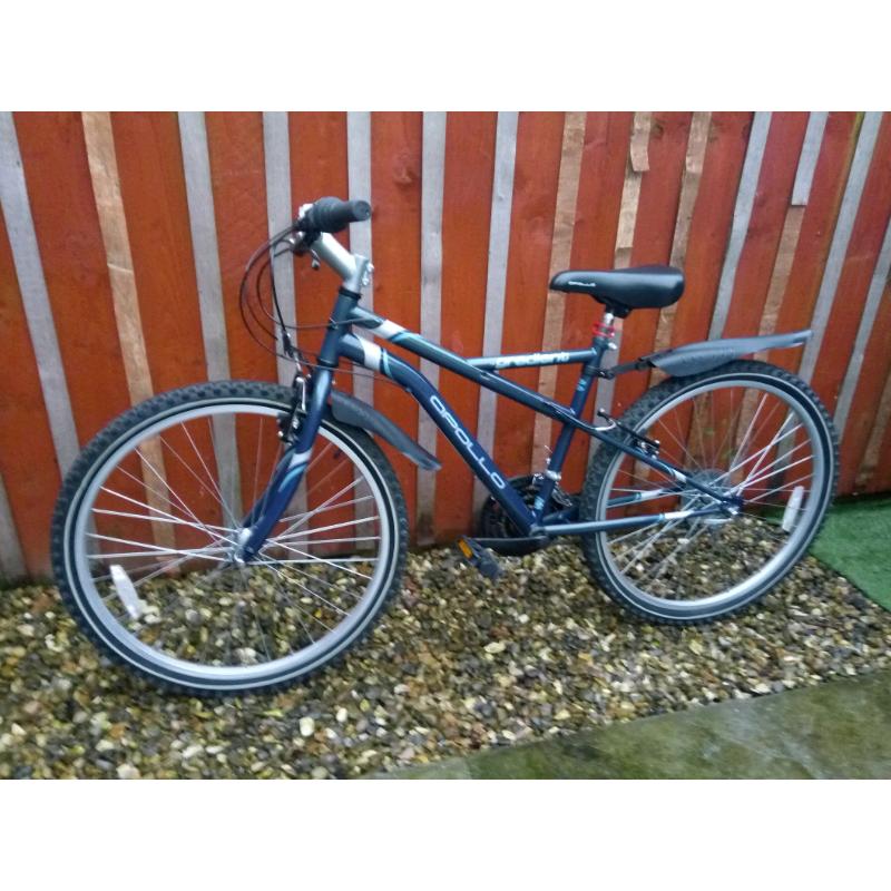 FULLY SERVICED BIKE & M/GRDS, LIGHTS,LOCK *FREE DELIVERY HULL*