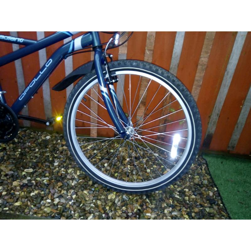 FULLY SERVICED BIKE & M/GRDS, LIGHTS,LOCK *FREE DELIVERY HULL*